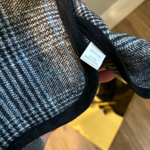 Model France Women's Vintage Fur Collared Plaid Cape NWT Circa 1986 O/S - Picture 6 of 8